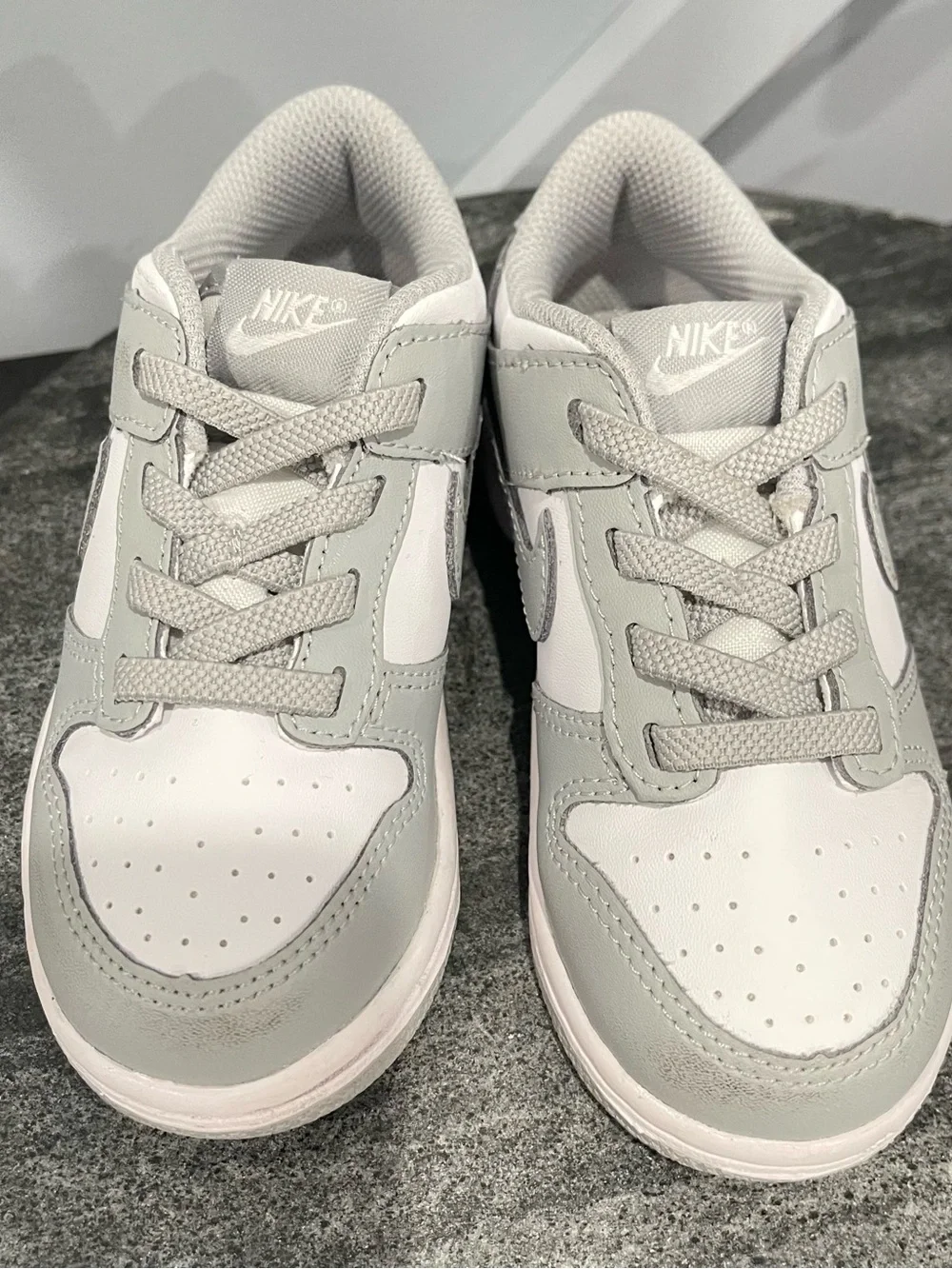 Nike Kids Low-Top Sneakers in Light Gray and White 9C